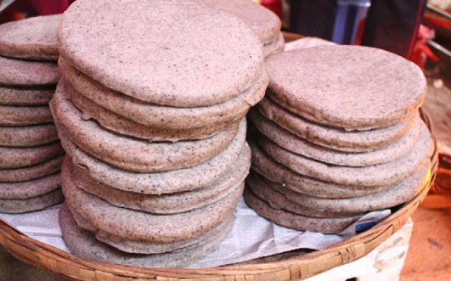 Triangular cakes ( Bánh Tam Giác Mạch) - Ha Giang cuisine