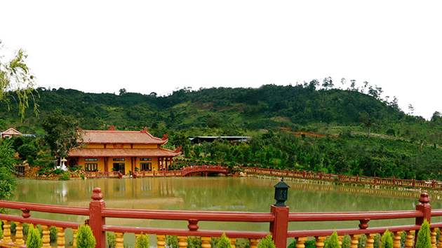 Truc Lam Vien Tourist Area