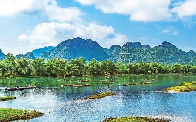 When should travel to Quang Binh?