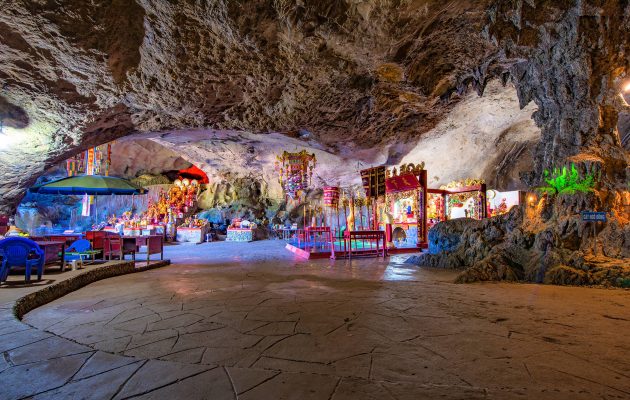 Nhi Thanh Cave - Tam Giao Pagoda