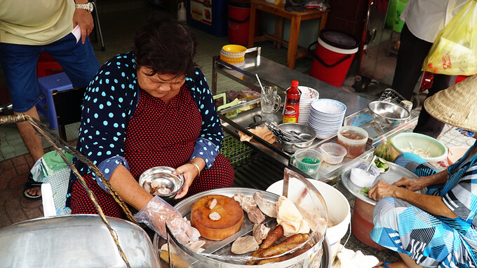 Chao Long Mrs. Ut's  - Ms. Giang - Top 10 famous dishes addresses in Saigon