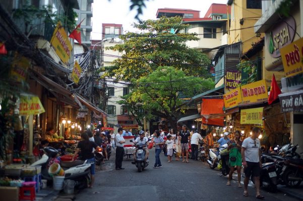 Hang Be Market - Discover the top 6 most famous markets in Hanoi