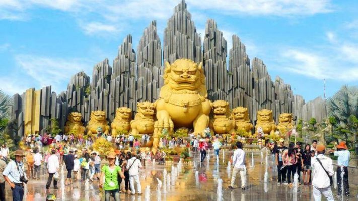 Suoi Tien Amusement Park - Top 10 famous tourist destinations in Ho Chi Minh City