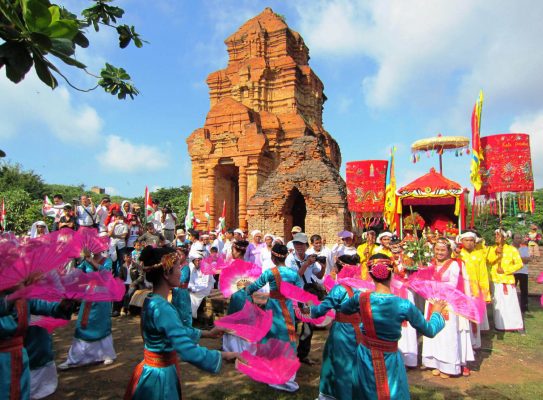 Ponagar Tower Festival Nha Trang - Top 5 famous festivals in Nha Trang that you should not miss