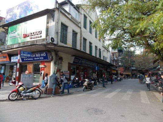 Nom Street Hoan Kiem - Top 8 famous food streets in Hanoi