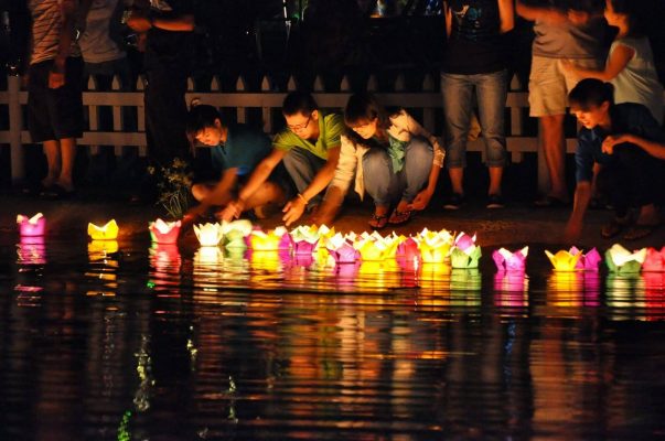 Release lanterns in Hoi An at night