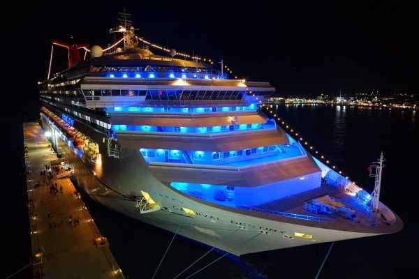 Cruise on Halong Bay - Top 7 most "hot" nightlife places in Ha Long