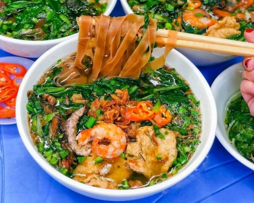Bánh Đa Cua (Crab noodle soup) - Famous Hai Phong dishes