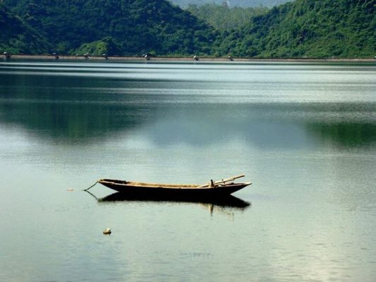 Yen Quang Lake