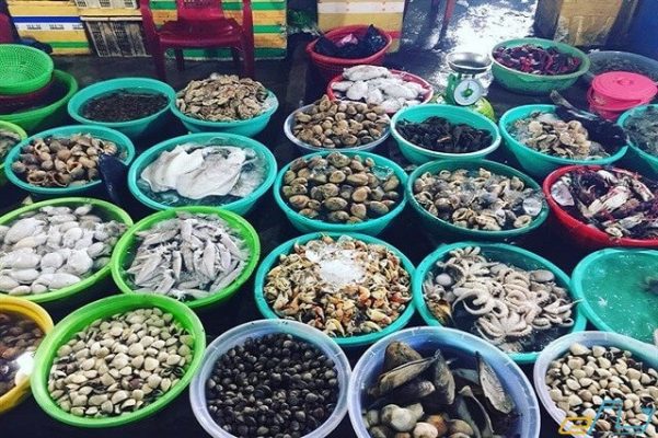Thanh Khe Dong Ward Seafood Market - Top 13 most famous markets in Da Nang