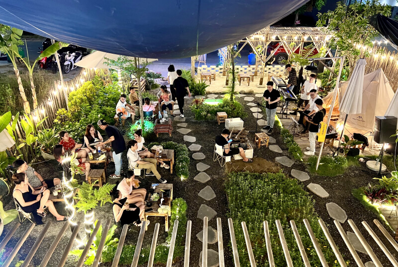 H&M Corner Coffee - Top 8 most beautiful garden cafes in Da Nang