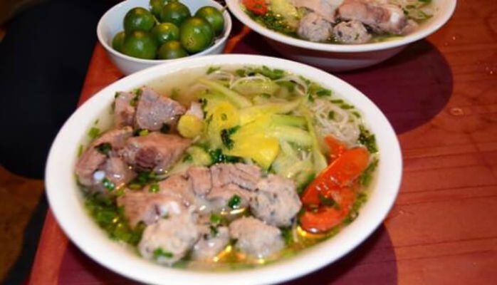 Chicken Pho & Sour Ribs Noodles - Top 4 Best Night Restaurants in Ha Long