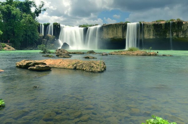 Trinh Nu Waterfall