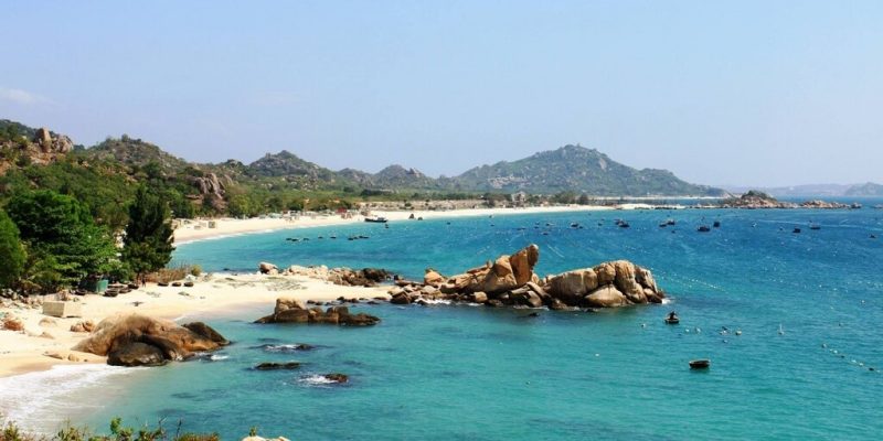 Ngoc Vung Beach - Top 7 most beautiful beaches in Ha Long you should explore