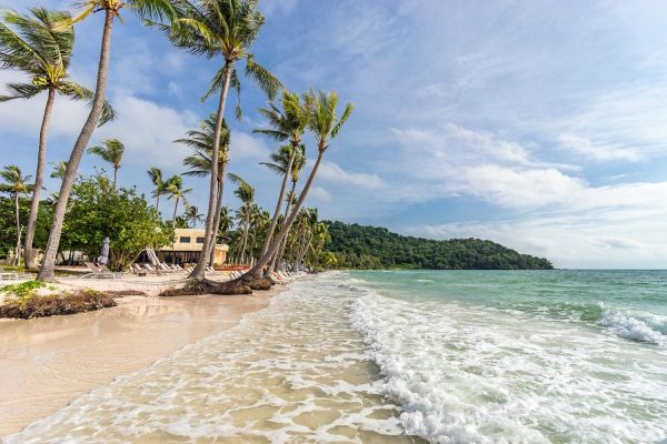 Explore the beautiful beaches of Phu Quoc - Top 8 Activities you must experience on Phu Quoc Island