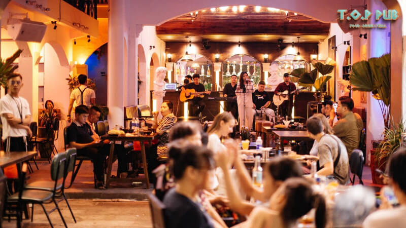T.O.P PUB: Food - Drink & Chill - Top 5 most unique bars in Quy Nhon for You