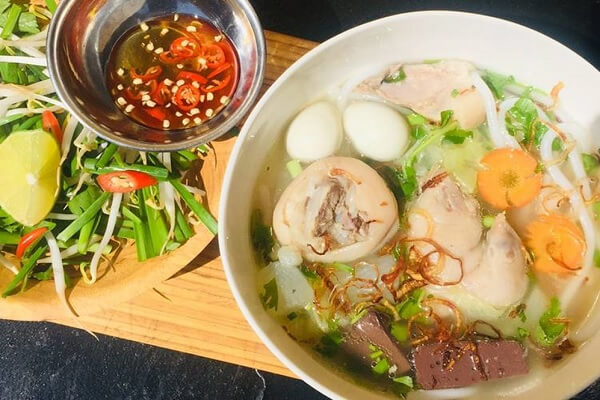 Banh Canh Xuan Hoa - Top 5 best night eateries in Dong Nai