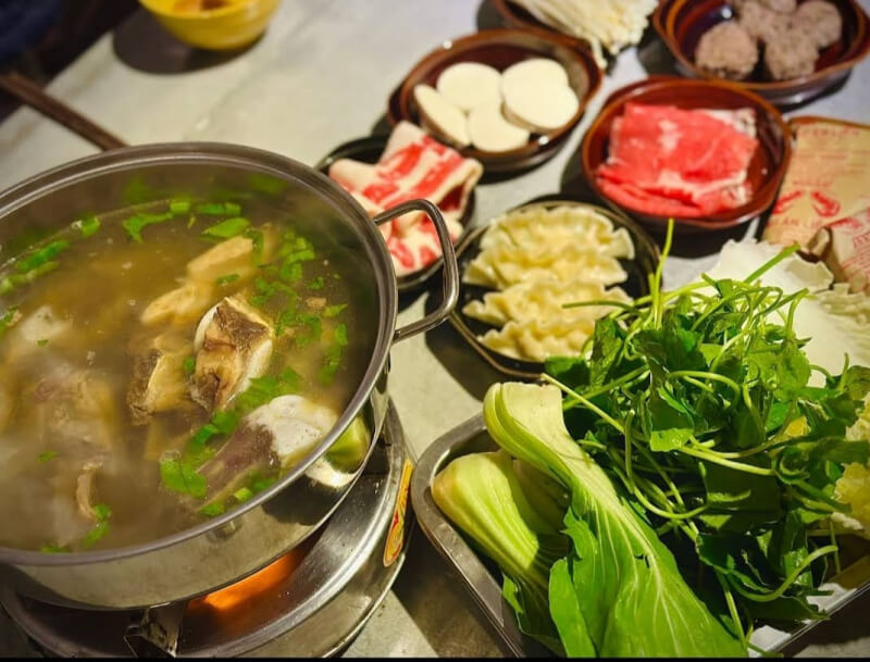 Da Lat Charcoal Oven - Stewed Beef Rib Hotpot - Top 8 Most Attractive Beef Hotpot Restaurants in Da Lat City