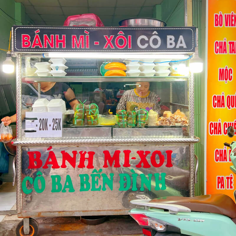 Co Ba Ben Dinh Wok Pan Xiu Mai Bread