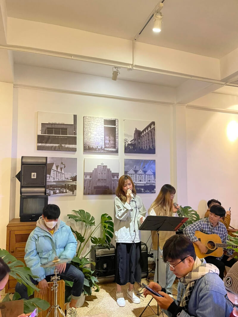 Sense Coffee - Top 8 Live Music Cafes in Da Lat - Lam Dong